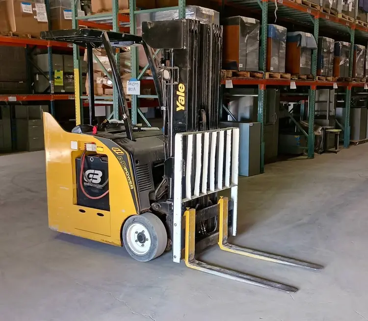 Used 2013 YALE ESC040 3-Wheel Stand up Electric Counterbalance Forklifts Texas US | TB Forklifts #1274896