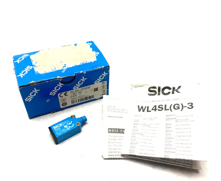 Used SICK PHOTOELECTRIC RETRO-REFLECTIVE SENSOR 1061561 Photoelectric Sensors | Maverick Industrial Sales #1105712