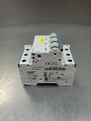 USED Siemens 5SY43 MCB C6 Circuit Breaker w/5ST301 AS Auxiliary Switch