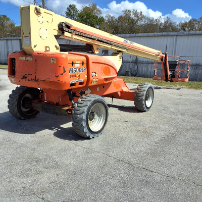 USED 2013 JLG M600JP