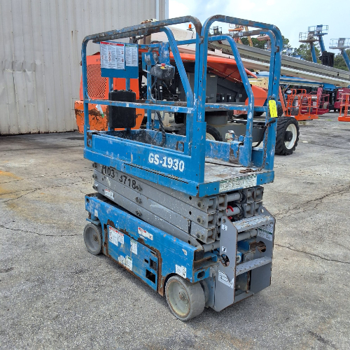 USED 2015 Genie GS-1930