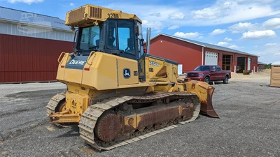 USED 2006 DEERE 750J LT