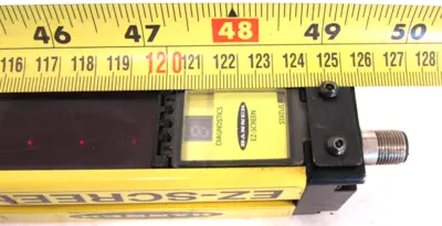 USED BANNER SLSE30-1200Q8 SAFETY LIGHT CURTAIN EMITTER SLSE301200Q8