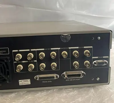 STANFORD RESEARCH INSTRUMENTS SR830 DSP LOCK-IN AMPLIFIER