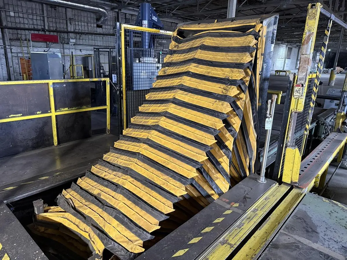 UPENDER 5,300 POUND CAPACITY