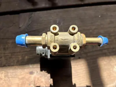 CAT® 4158186 (415-8186-03) VALVE SOLENOID - 24V