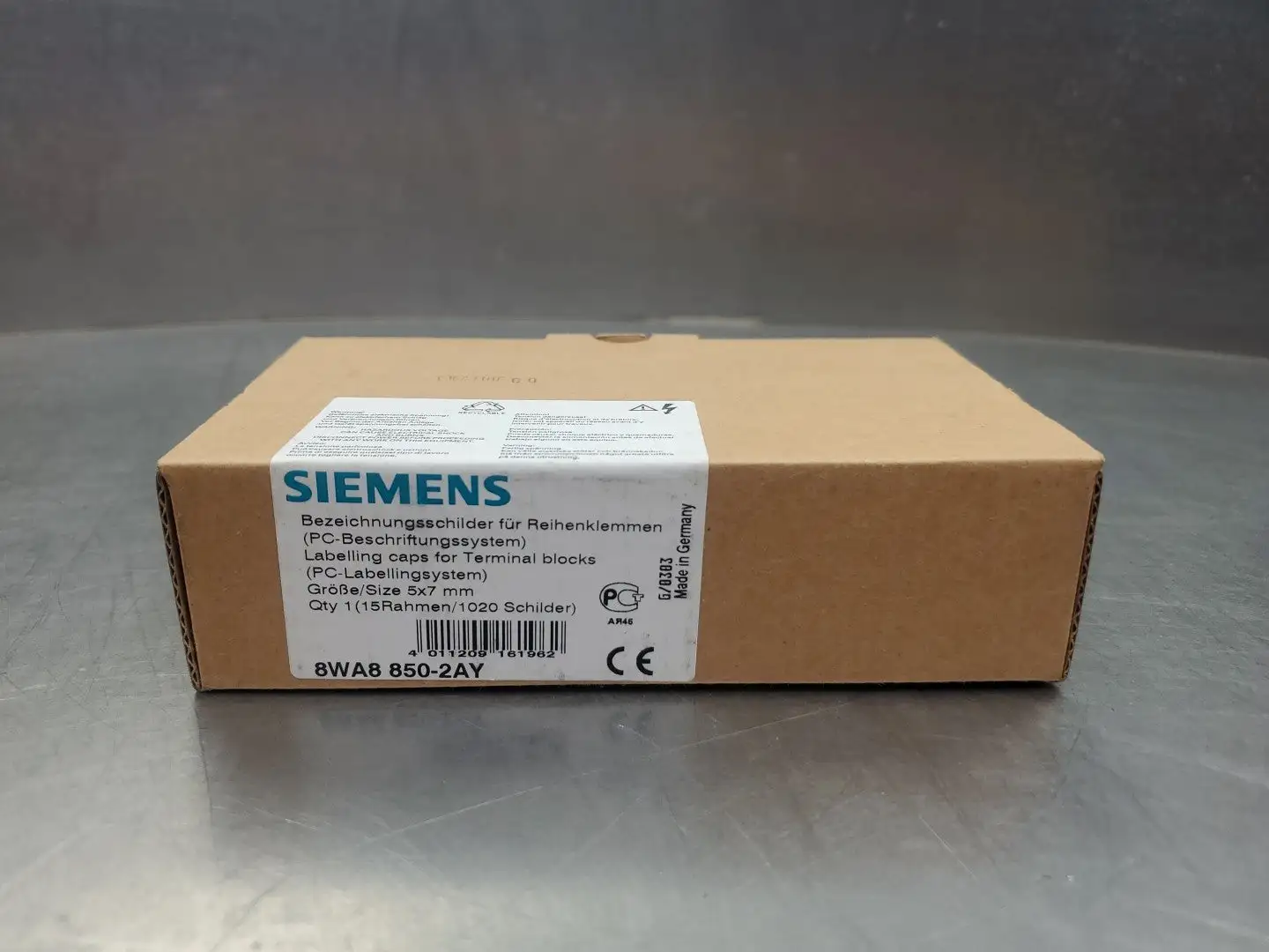 Siemens 8WA8 850-2AY Labeling Caps For Terminal Blocks, 5x7mm. 4A-32