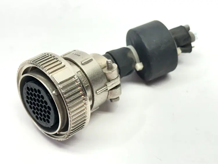 Used AMP 208470-1 Electrical Fittings Michigan US | Maverick Industrial Sales #1475285