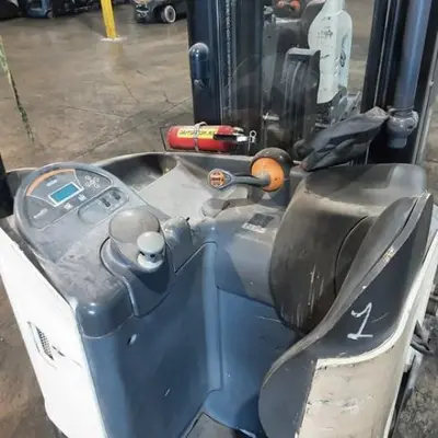 USED 2016 CROWN RR5725-45