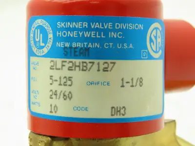 Skinner Lancer 2LF2HB7127 Brass Solenoid Valve 2-Way NC 125 PSI 1-1/4" NPT Steam