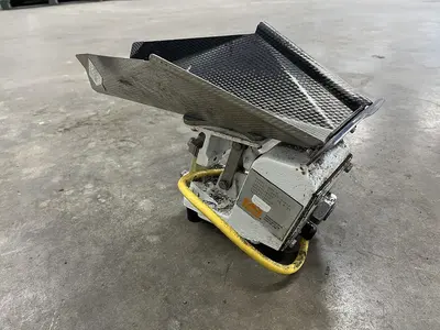 Used 1995 ERIEZ MFG. CO. KHS-5 Vibratory Conveyors British Columbia CA | Steep Hill Equipment Solutions #1354965