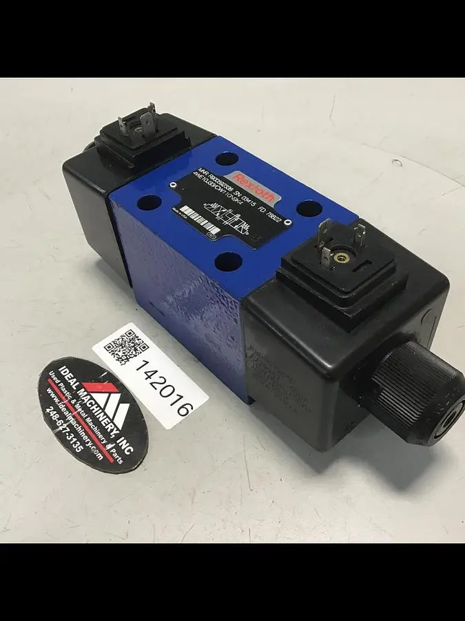 USED REXROTH 4WE10J33/CW110N9K4