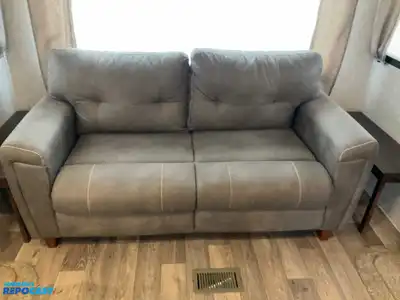 USED 2018 FOREST RIVER VIBE 288RLS