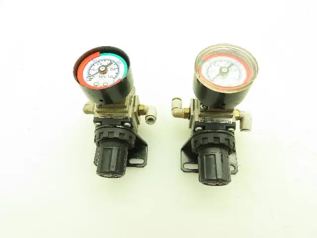 SMC AR20-01B Pneumatic Precision Pressure Regulator Valve 1/8" NPT Lot of 2
