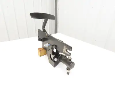 Hyster E100XN Forklift Brake Pedal & Master Cylinder & Bracket Assembly