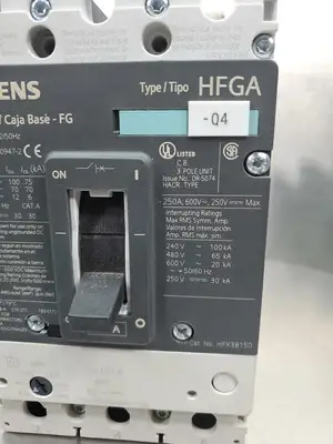 USED Siemens HFX3B150 FG CIRCUIT BREAKER, 3 POLE, 250A, 600VAC/250VDC