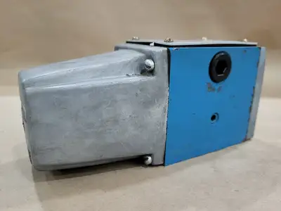 NEW VICKERS 857188 DG4S4-012B-50-S324