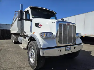 USED 2023 PETERBILT 567