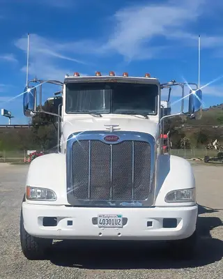 USED 2012 PETERBILT 386