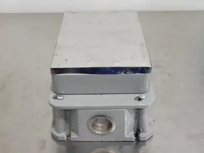 NEW HUBBELL 6269