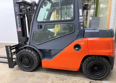 USED 2019 TOYOTA 8FD40U
