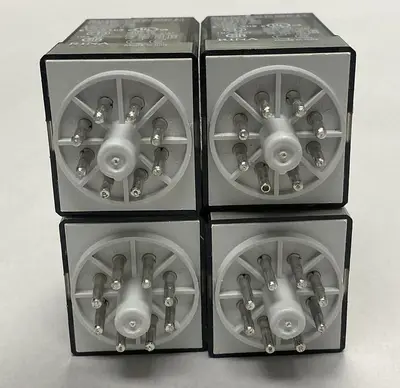 USED ALLEN-BRADLEY 700-HA32Z24