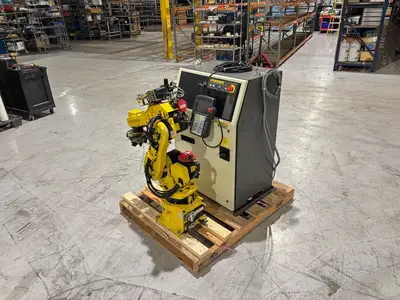 Used FANUC M-6IB ROBOT SYSTEM, CONTROLLER, CABLES, TEACH PENDANT Robot Parts | Maverick Industrial Sales #1103086