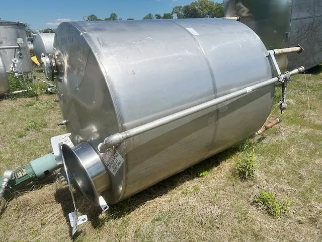 Used _UNKNOWN_ 1,000 Gallon Stainless Steel Tanks New Jersey US | Perry Equipment #123218