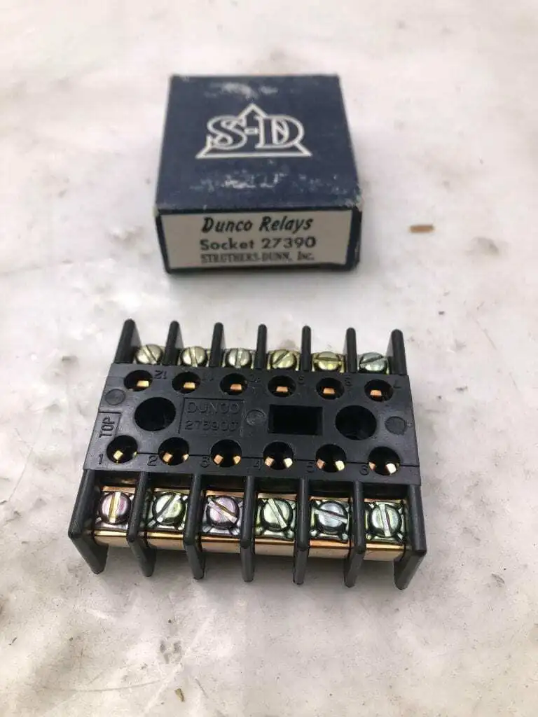 Dunco 27390 12 Pin Relay Socket -NIB