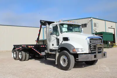 New | in-Stock 2026 MACK GRANITE 64BR Rolloff Trucks Texas US | Roll Off Truck World #1491904