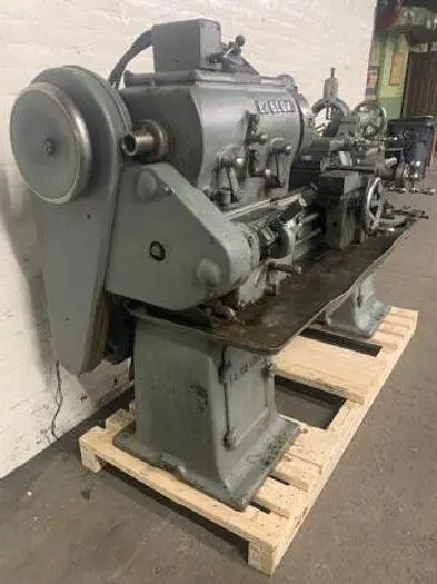 LeBLOND 17″ x 34″ Regal Engine Tool Room Lathe – War Finish Circa 1940