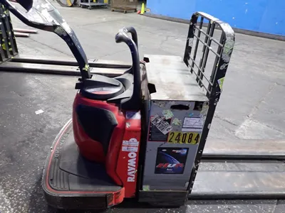 USED THE RAYMOND CORPORATION 8410
