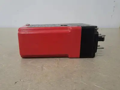 USED RED LION PRS11021