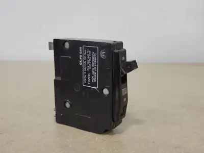 USED SQUARE D QO115
