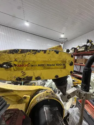 Used 2004 FANUC ARCMATE 100IB Robots Michigan US | RAB Industries, Inc. #184556