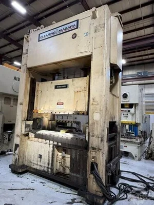 USED 1995 CLEARING NIAGARA SE2-300-84-48UH