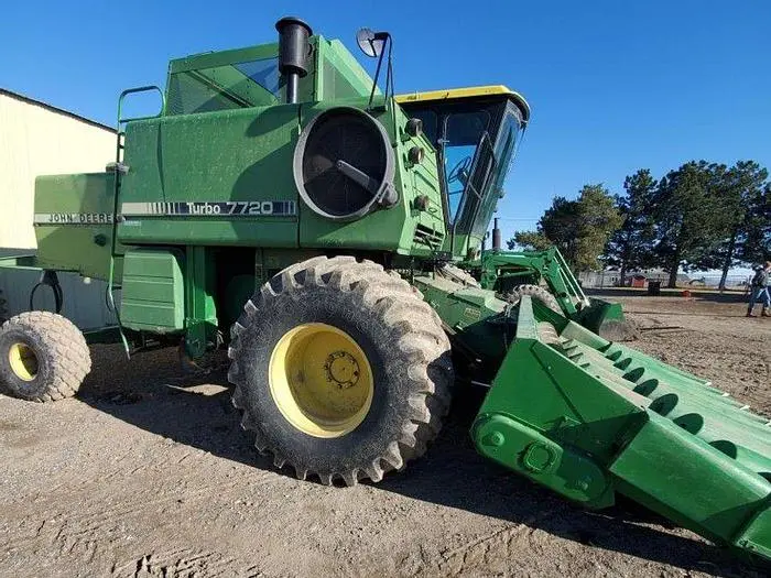Used 1983 JOHN DEERE 7720 Combines Oregon US | Berry Machinery #910814