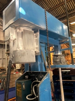 45 kw Sawtooth  Raise Lower Mixer with 2,000L mix Tank.