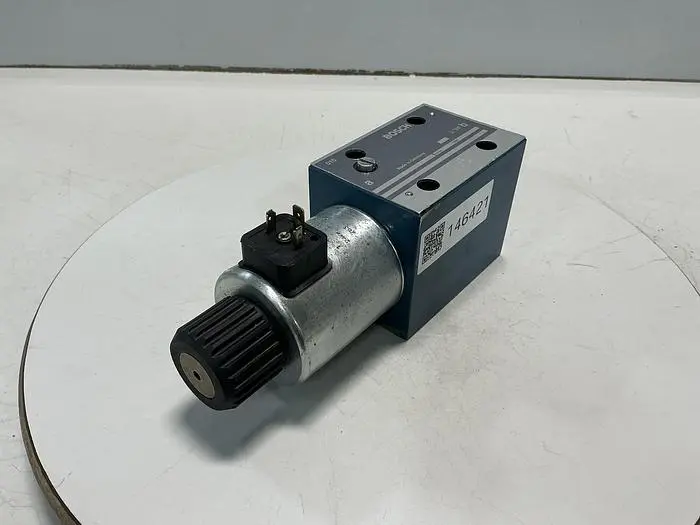 USED BOSCH 0 810 001 825