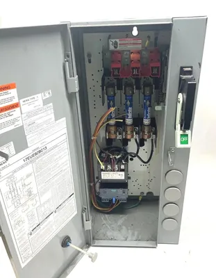 USED SIEMENS THREE PHASE COMBINATION MAGNETIC STARTER