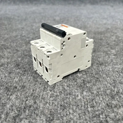 Used Merlin Gerin 24539 Circuit Breakers California US | Davliegogo LLC #1708044