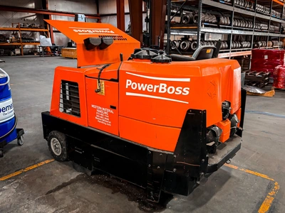 POWER BOSS CSS/82 Scrubbers | Elevation Machine (1)