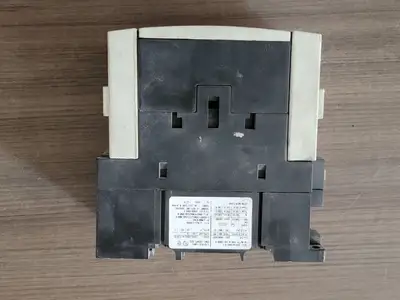 USED SIEMENS 3RT1044-1AK60