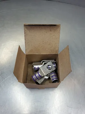 THOMAS & BETTS 3LL80 Comp. Connector, Purple, 1/2" Bolt Hole, Lot of 6. 4C-38