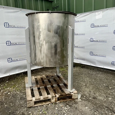 700L S/S Enclosed Mix Tank