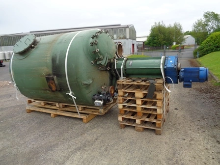 Used OLIVER & BATLLE 5,200 Litre Stainless Steel Tanks GB | Perry Equipment #120806