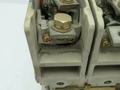 Allen Bradley 1100-BOD93/B Vacuum Contactor 1500VAC 200HP Series B