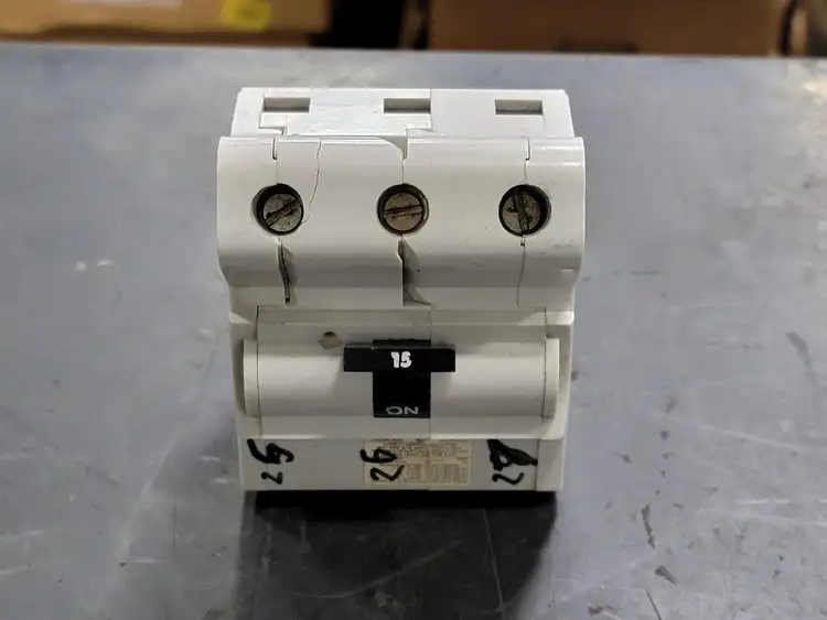 Used FEDERAL PIONEER NA315 Switchgears British Columbia CA | Lenmark #294470