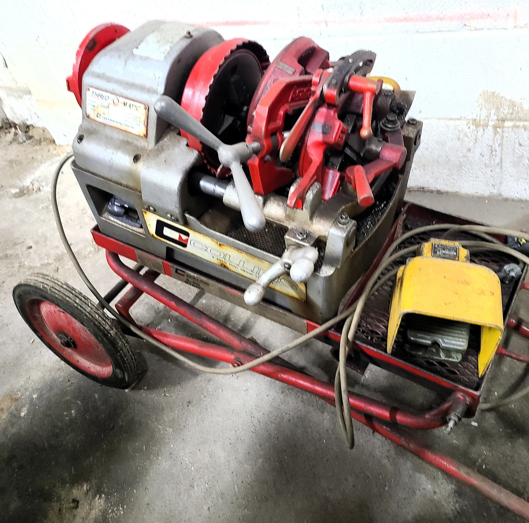 USED THRED O MATIC A60 PIPE THREADER