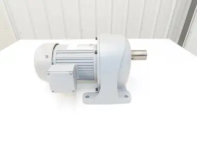 Nissei G3L32N200-UTB04 GTR Inline Gearmotor 200:1 Ratio 8.5rpm 1/2Hp 230/460V